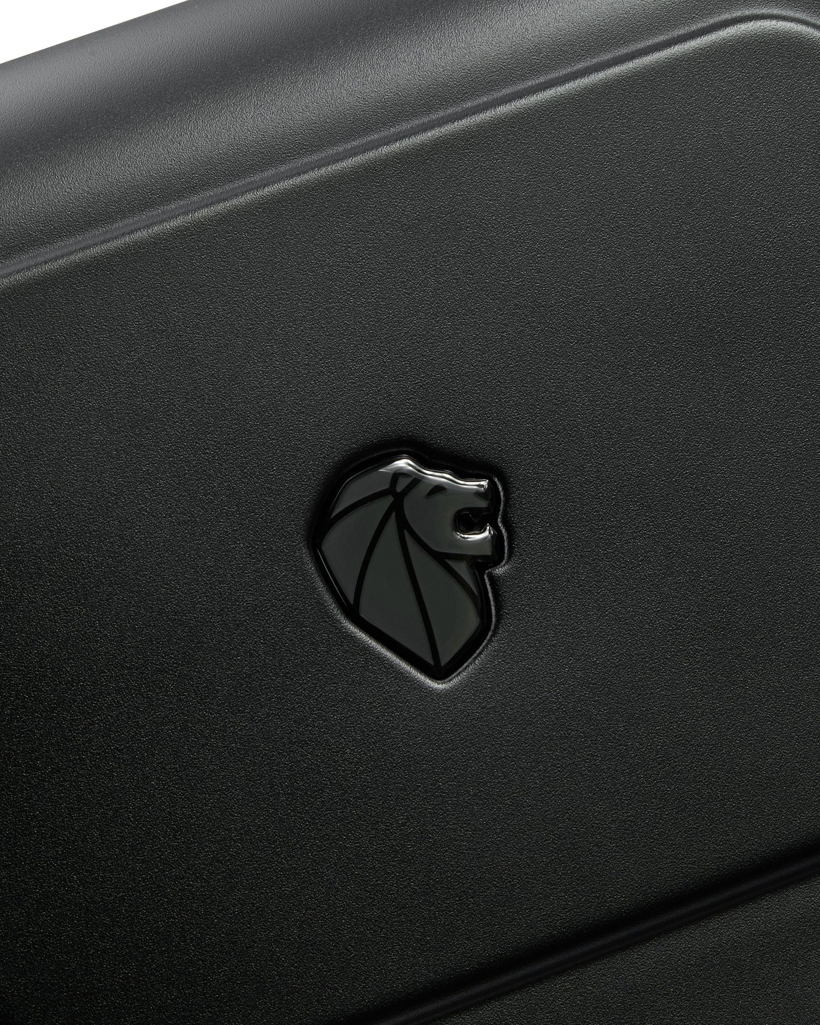 حقيبة أمتعة بيجو زيب هارد كيس بأربع عجلات مزدوجة قابلة للتمدد