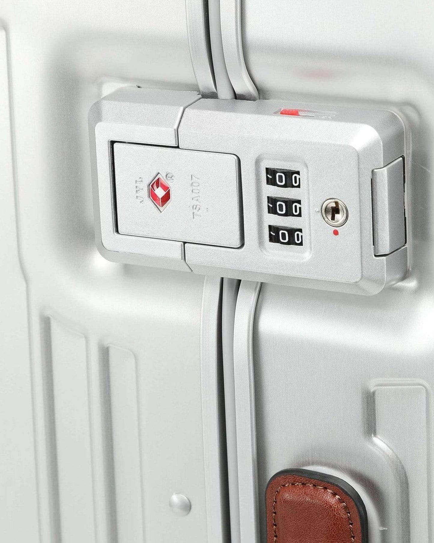 حقيبة سفر بيكوادرو بيقالو فائقة النحافة، متينة، بأربع عجلات مزدوجة، مقاس 55 سم، لون رمادي - BV4425ALU/GRCU