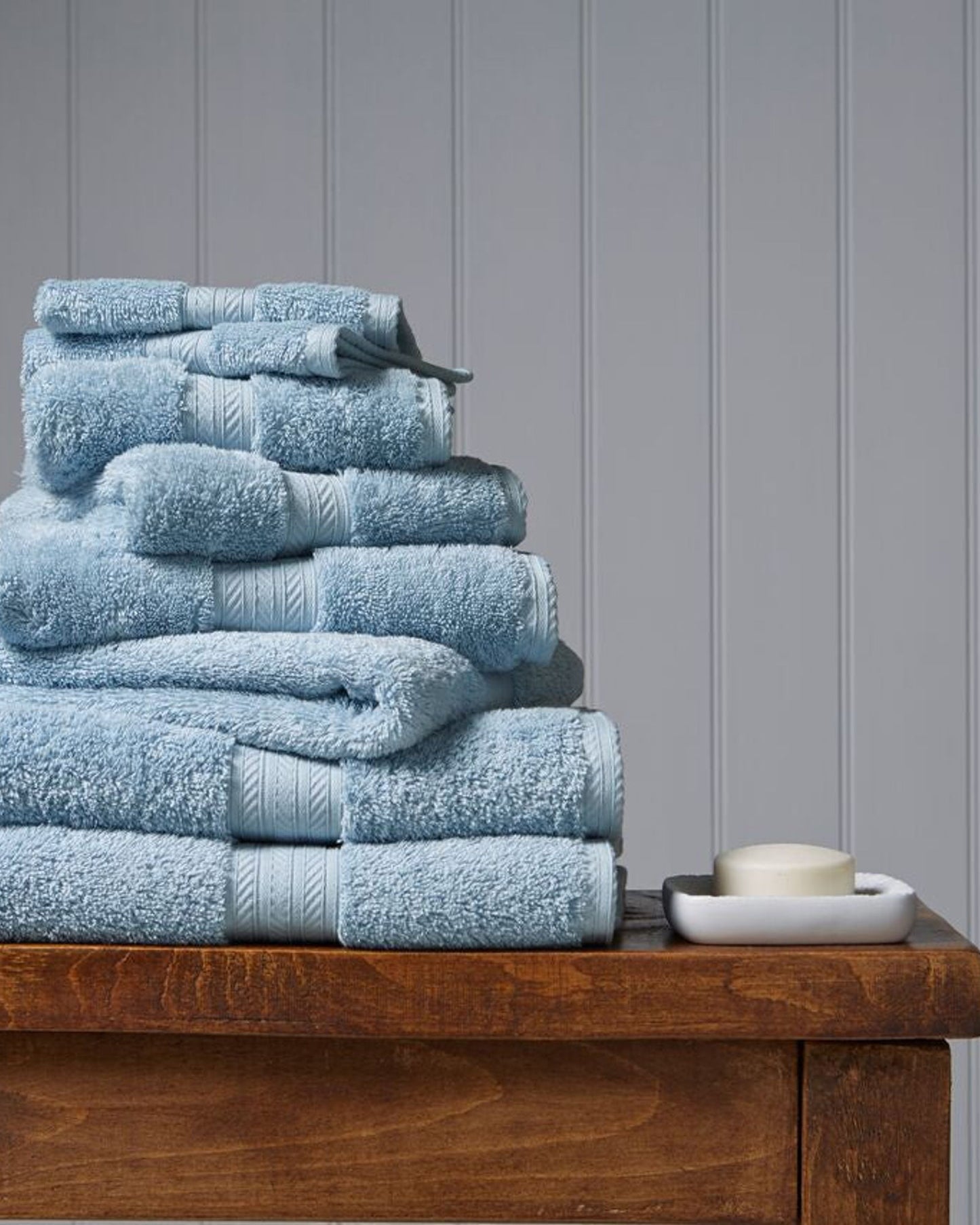 مناشف حمام كريستي رينيسانس من قماش شامبراي