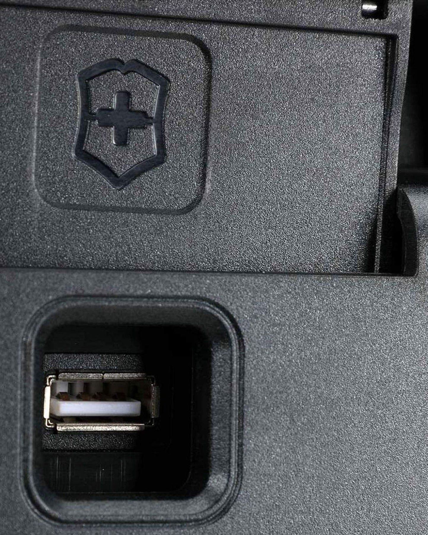 فيكتورينوكس ويركس ترافيلر 6.0