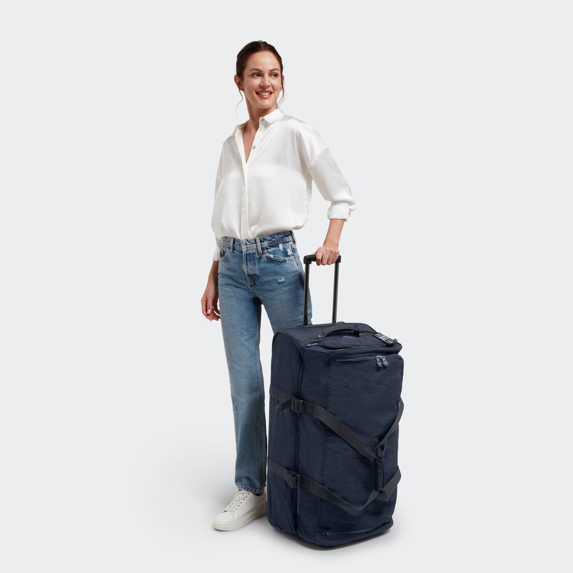 حقيبة سفر كيبلينج تيجان L زرقاء بعجلات كبيرة C213117-96V