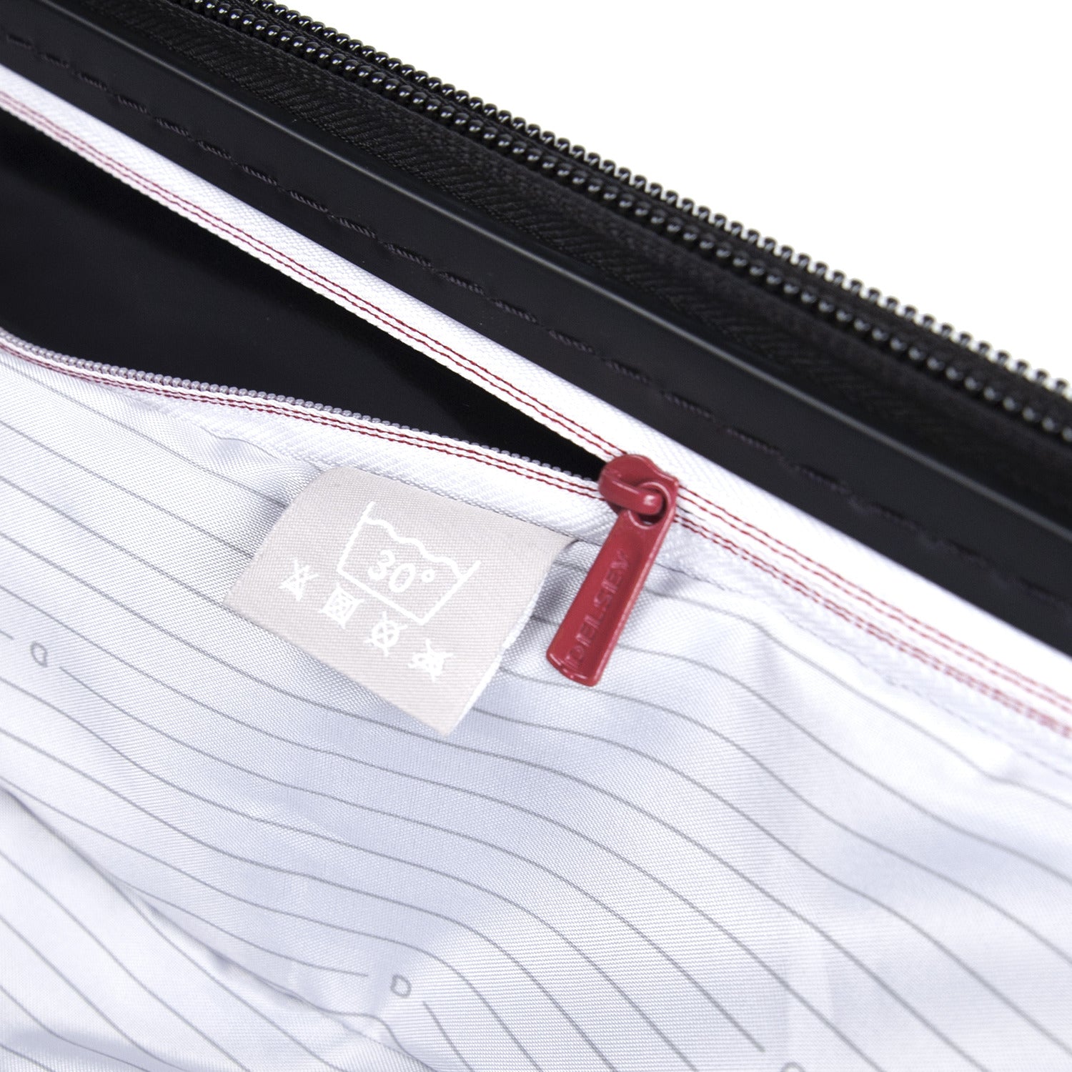 حقيبة سفر ديلسي باريس سيجور ٢.٠ صلبة بأربع عجلات مزدوجة، ٧٠ سم، حقيبة سفر بعجلات، لون أحمر - ٠٠٢٠٥٨٨٢٠٠٤ 