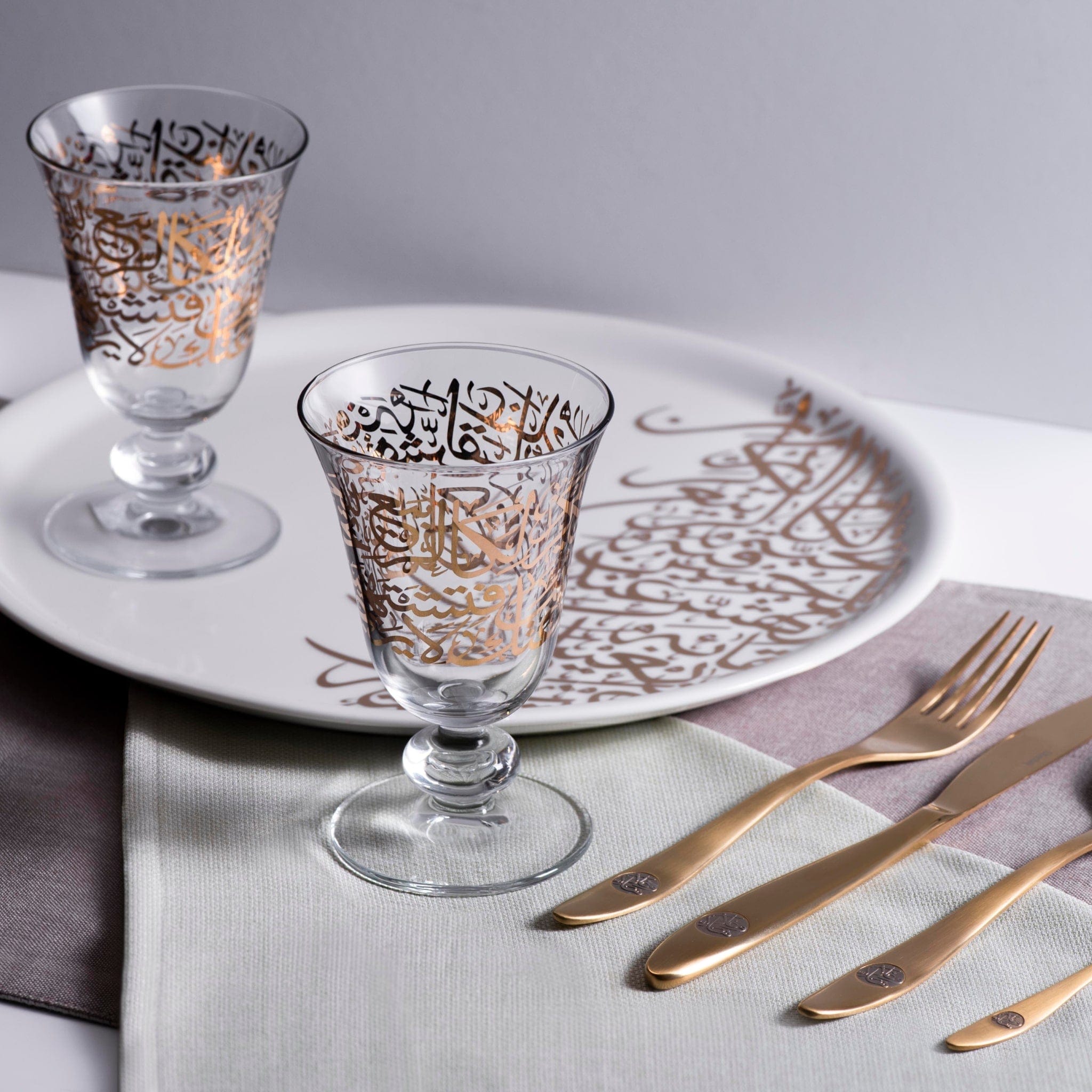 طبق شحن كبير من ديملاج كريم (ذهبي)