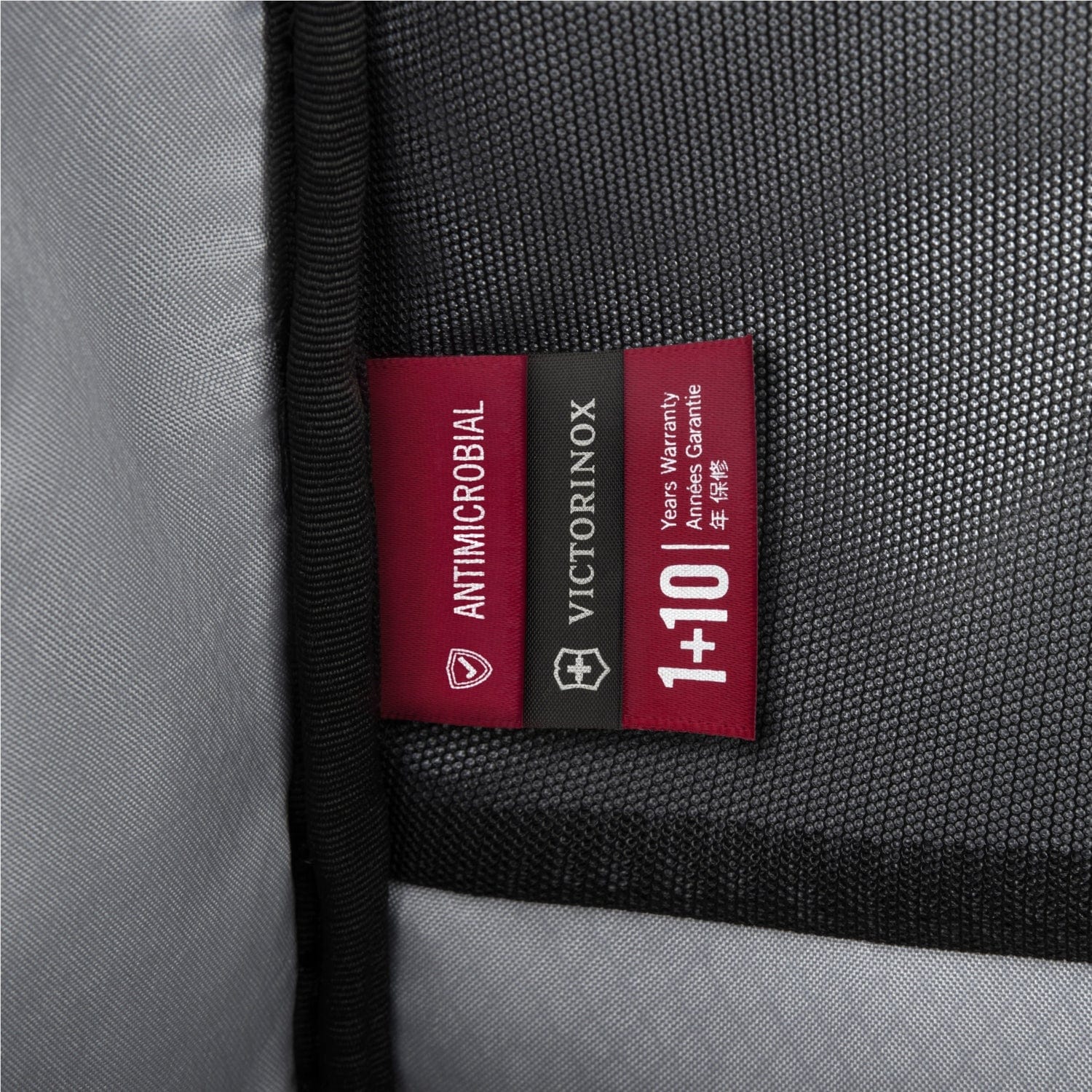 حقيبة سفر 2 في 1 من Victorinox Touring 2.0