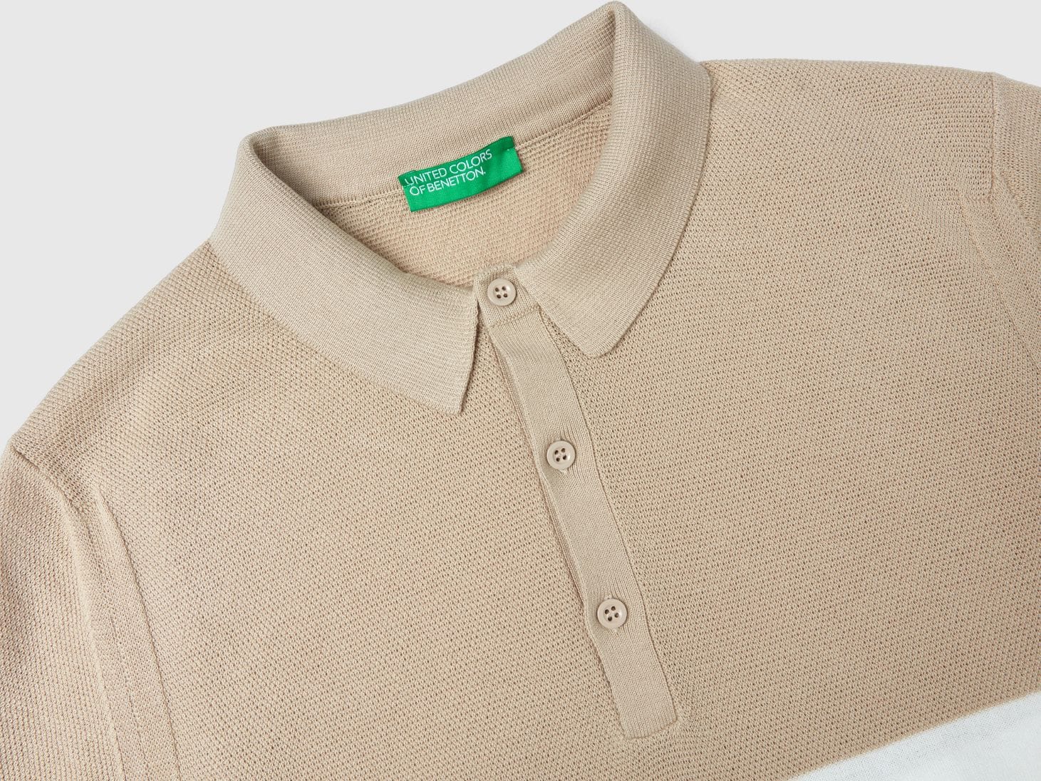 قميص بولو محبوك بألوان متعددة