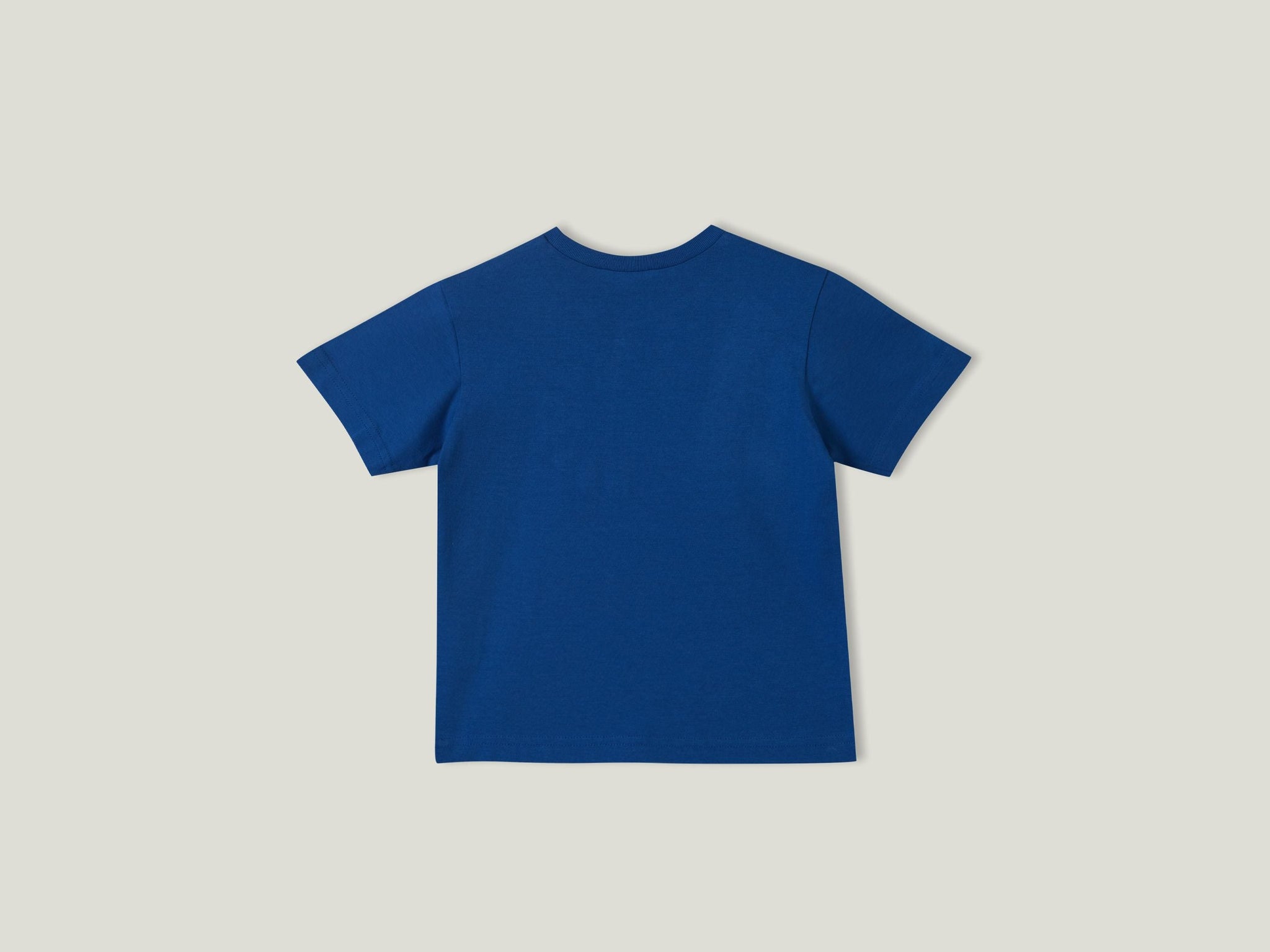 تي شيرت مطبوع ومطرز