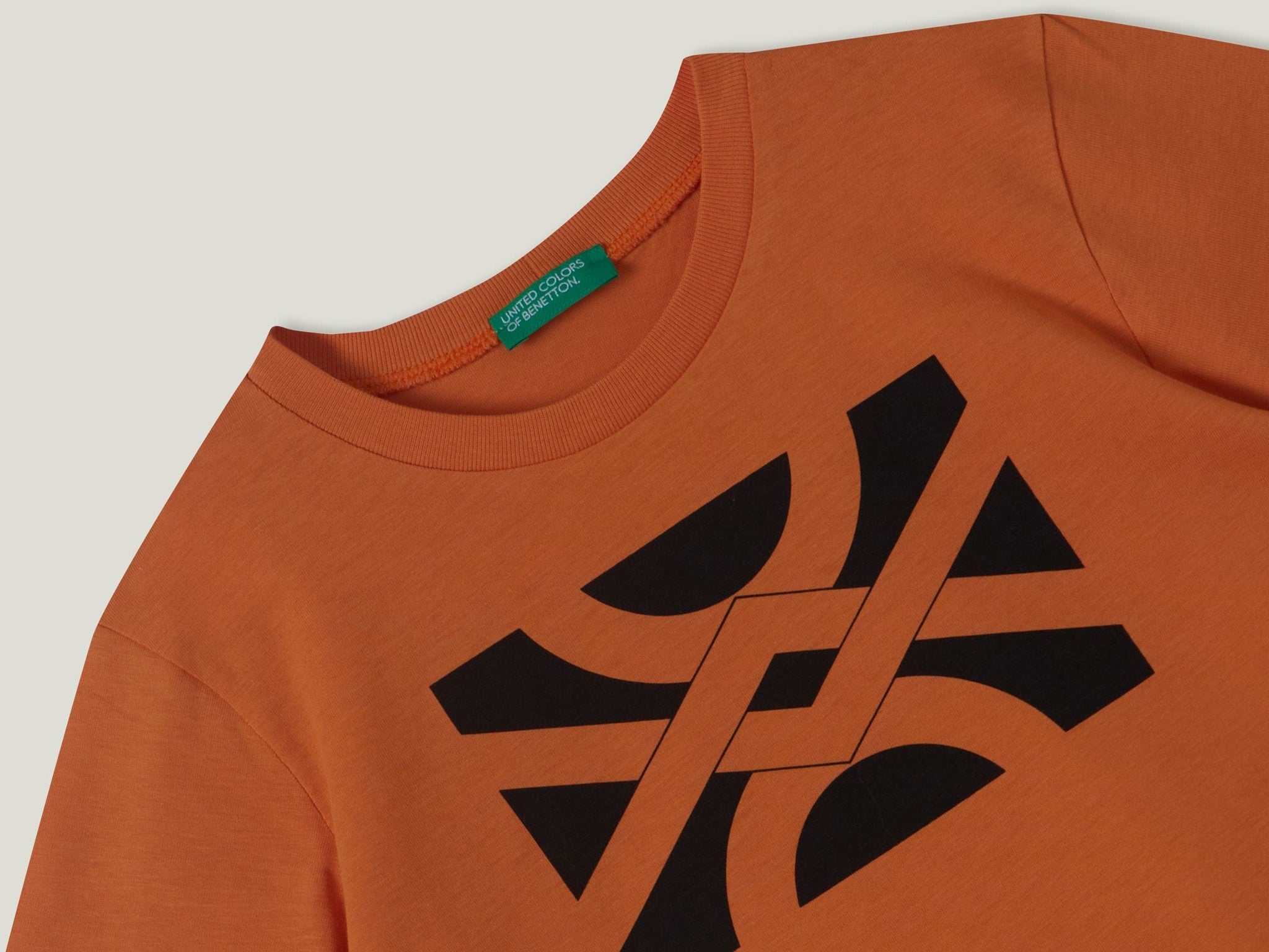 تي شيرت قطني 100% مع شعار