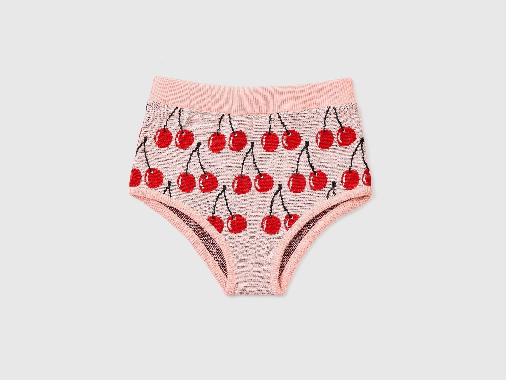 Culottes with fruit pattern