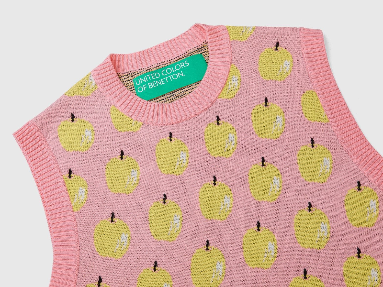 سترة بنقشة فاكهة