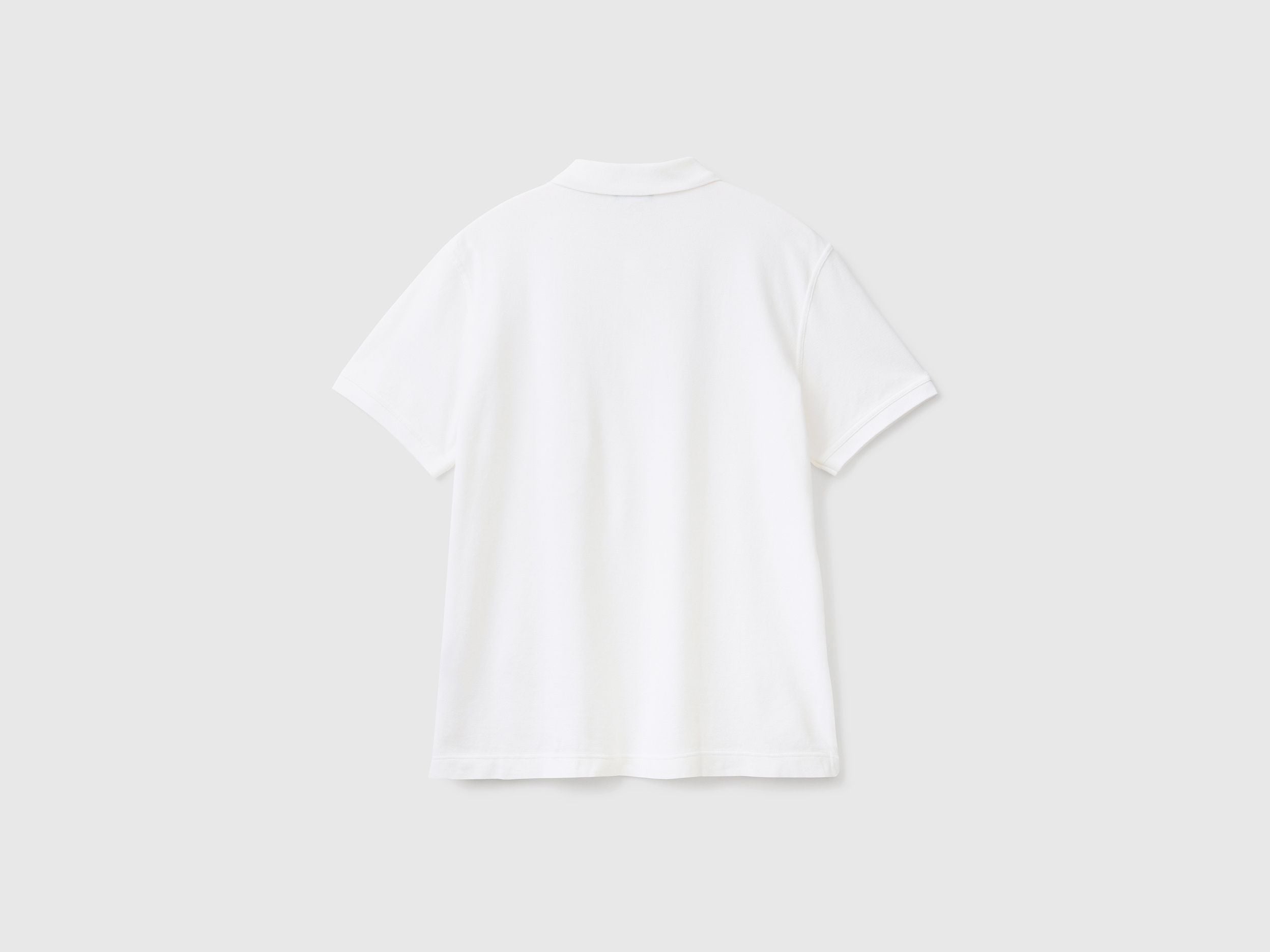 قميص بولو بأكمام قصيرة مصنوع من القطن بنسبة 100%