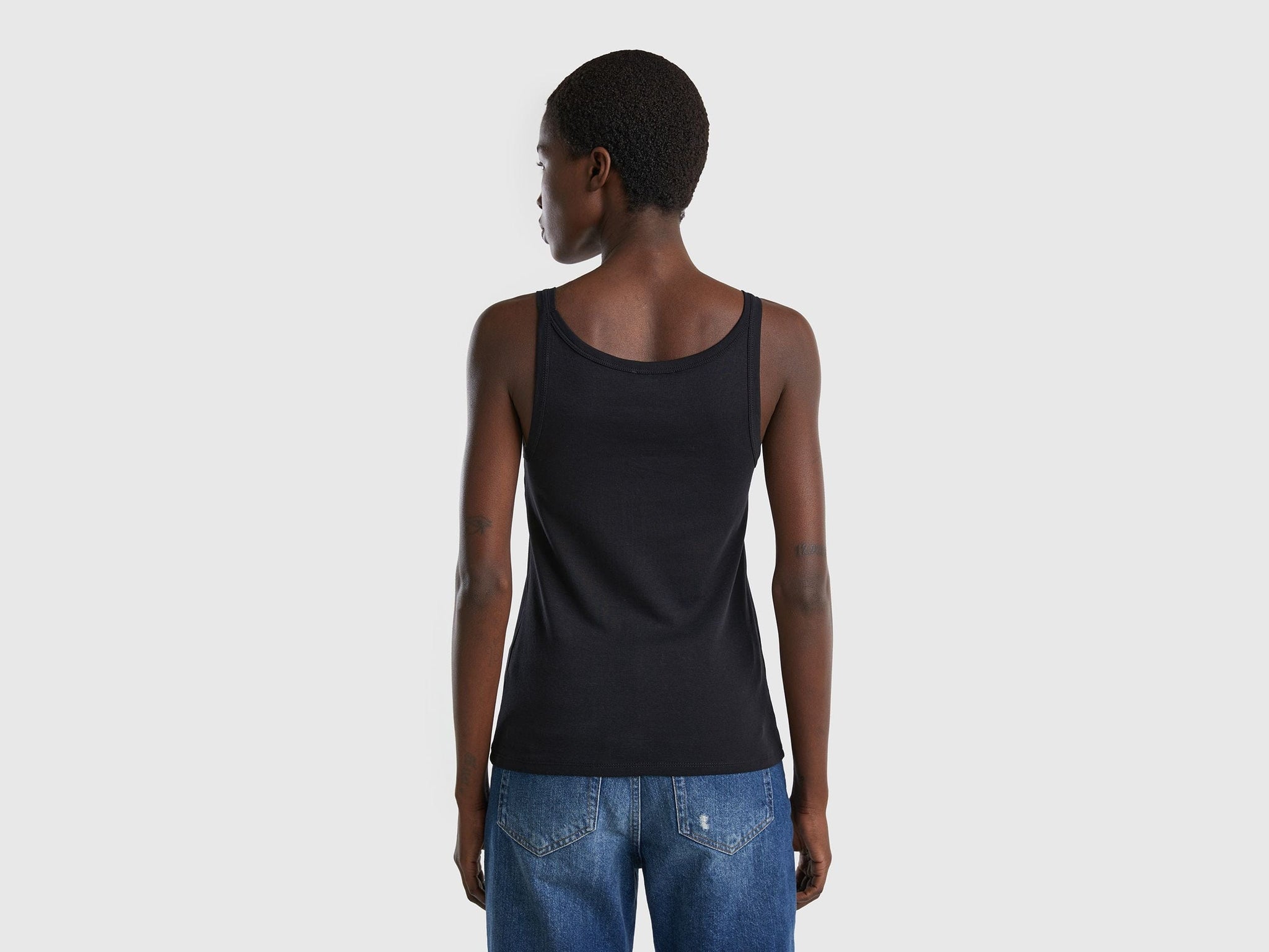 قميص داخلي مضلع