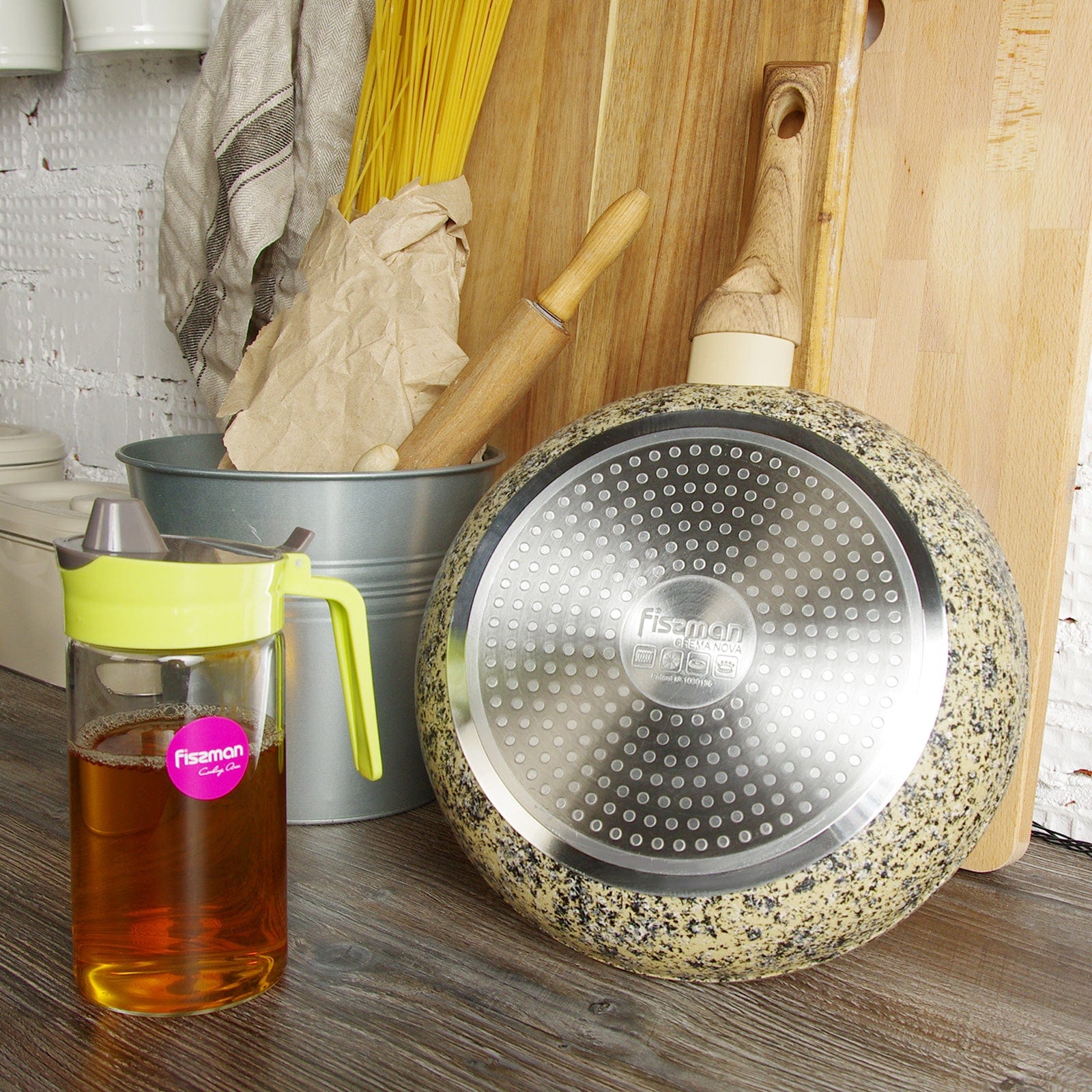 مقلاة فيسمان كريما نوفا مع قاعدة حثية متعددة الألوان 26 × 5.2 سم