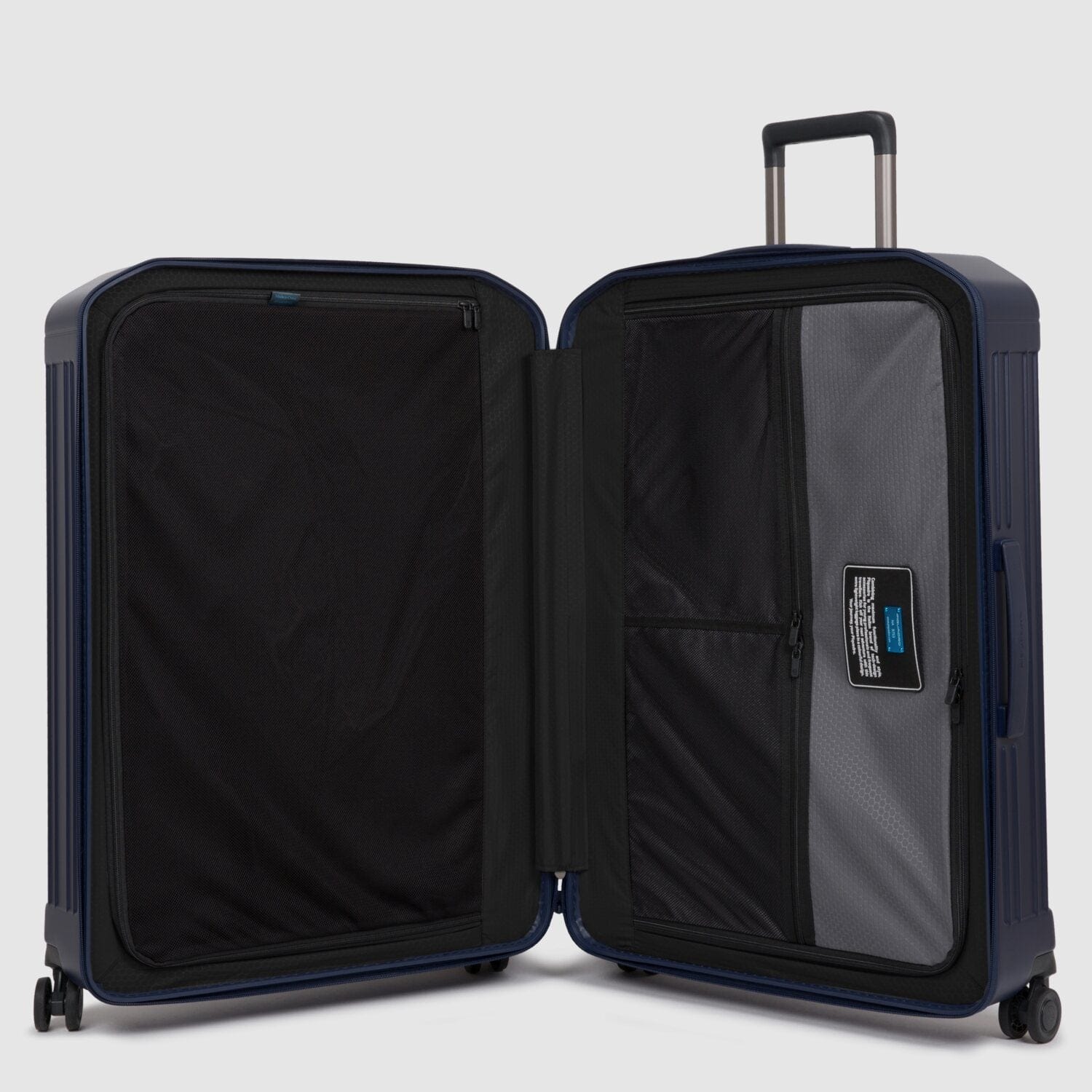 حقيبة بيكوادرو بي كيو لايت الصلبة، 75 سم، بأربع عجلات مزدوجة، وعربة تسجيل وصول كبيرة، بلون أزرق غير لامع - Bv4428Pql/Bluo