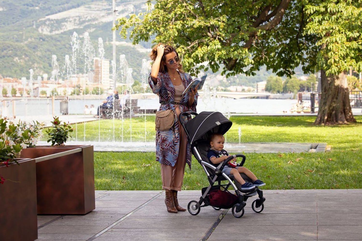 عربة أطفال تشيكو جودي بلس - لون رمادي بارد