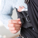 مقعد سيارة شيكو بوبي أدجست كومفي فيت بيبي كار بلون فحمي