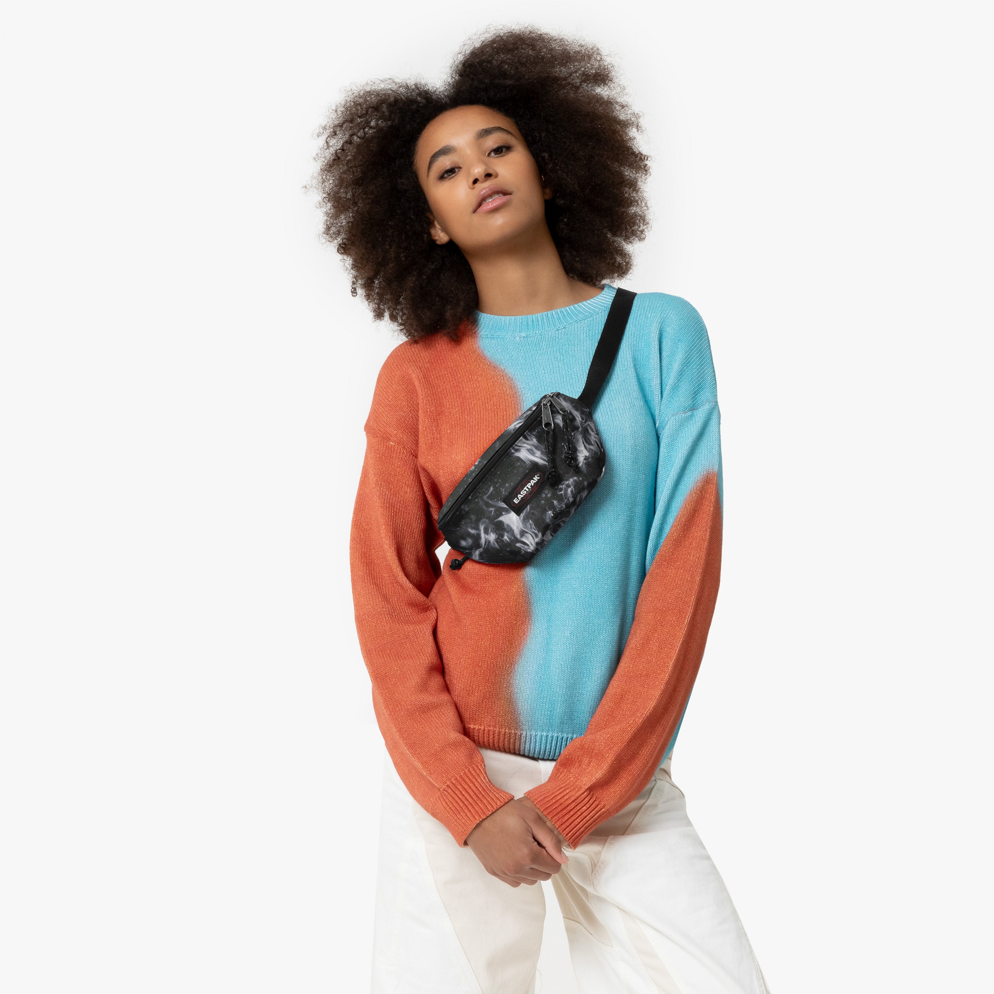 حقيبة خصر إيستباك سبرينغر فليم داكنة صغيرة - EK0000747J31