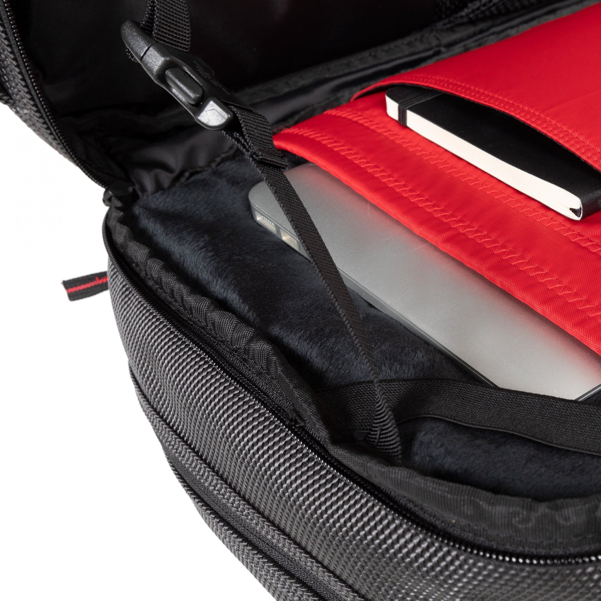 حقيبة ظهر كبيرة للكمبيوتر المحمول من إيست باك Cnnct Office CNNCT باللون الرمادي الفاتح - EK0A5BFYI97