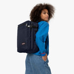 حقيبة دافل صغيرة قابلة للتحويل إلى حقيبة ظهر من Eastpak Transit'R Pack Ultra Marine - EK0A5BHIL831