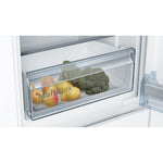 ثلاجة أوش مدمجة بفريزر سفلي سعة 272 لترًا