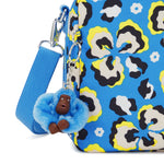 حقيبة غداء كبلينج مييو بنقشة جلد الفهد وكبيرة الحجم مع جراب عربة C2I2989-P2A