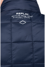 سترة نايلون معاد تدويرها