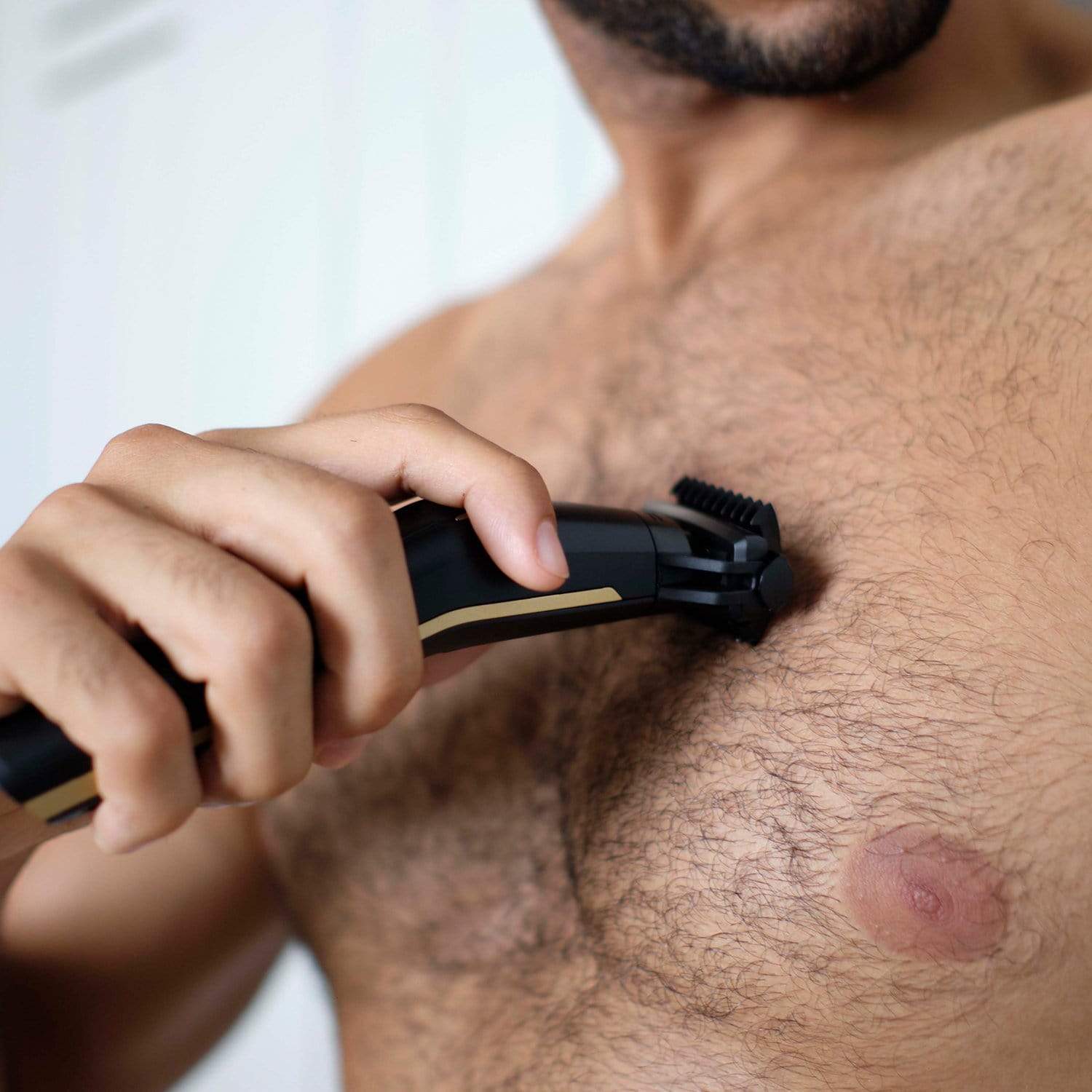 ماكينات تشذيب وتقليم الشعر من BaByliss مصنوعة من التيتانيوم والكربون