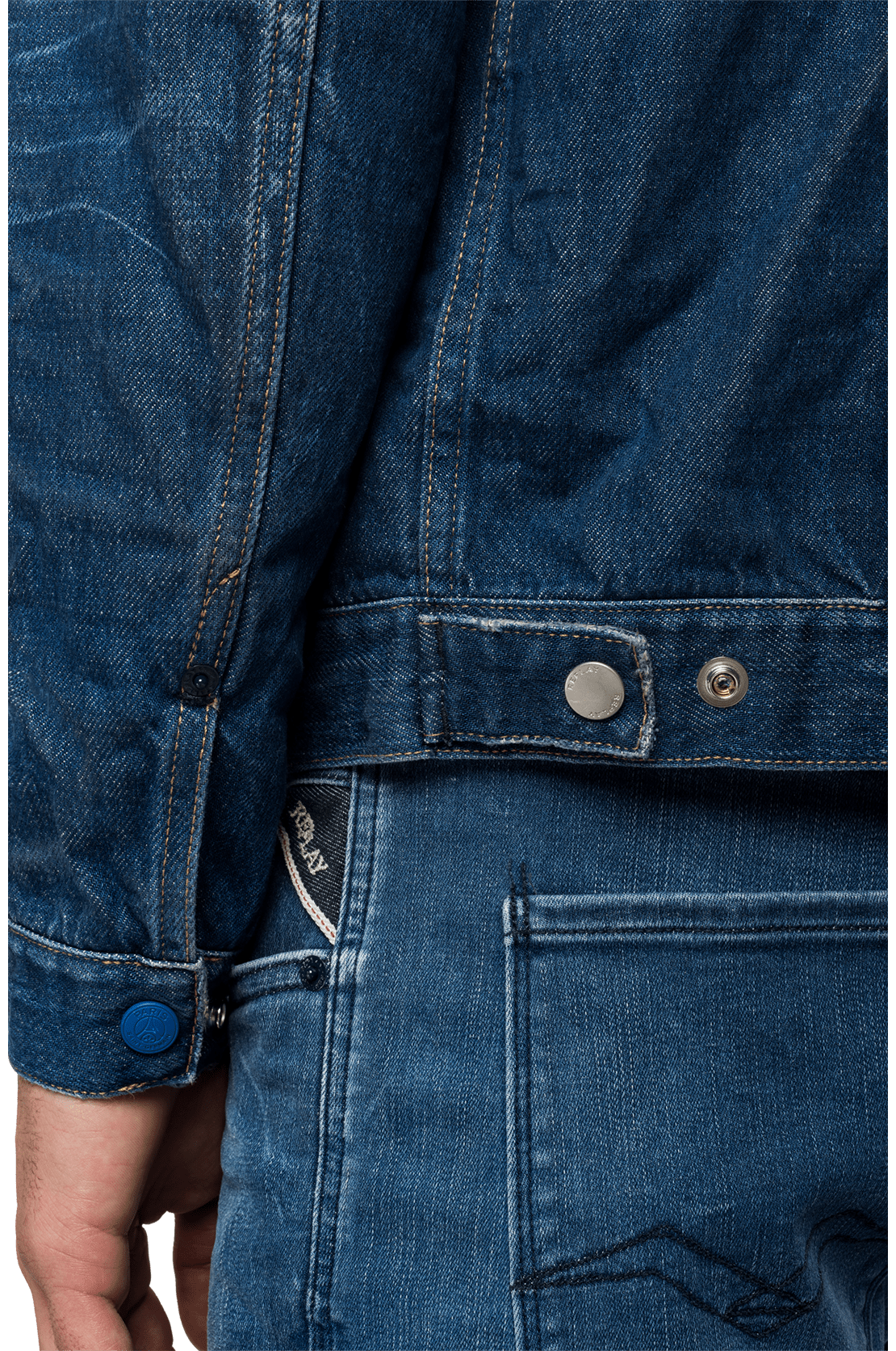 إعادة تشغيل سترة PSG الزرقاء الزاهية