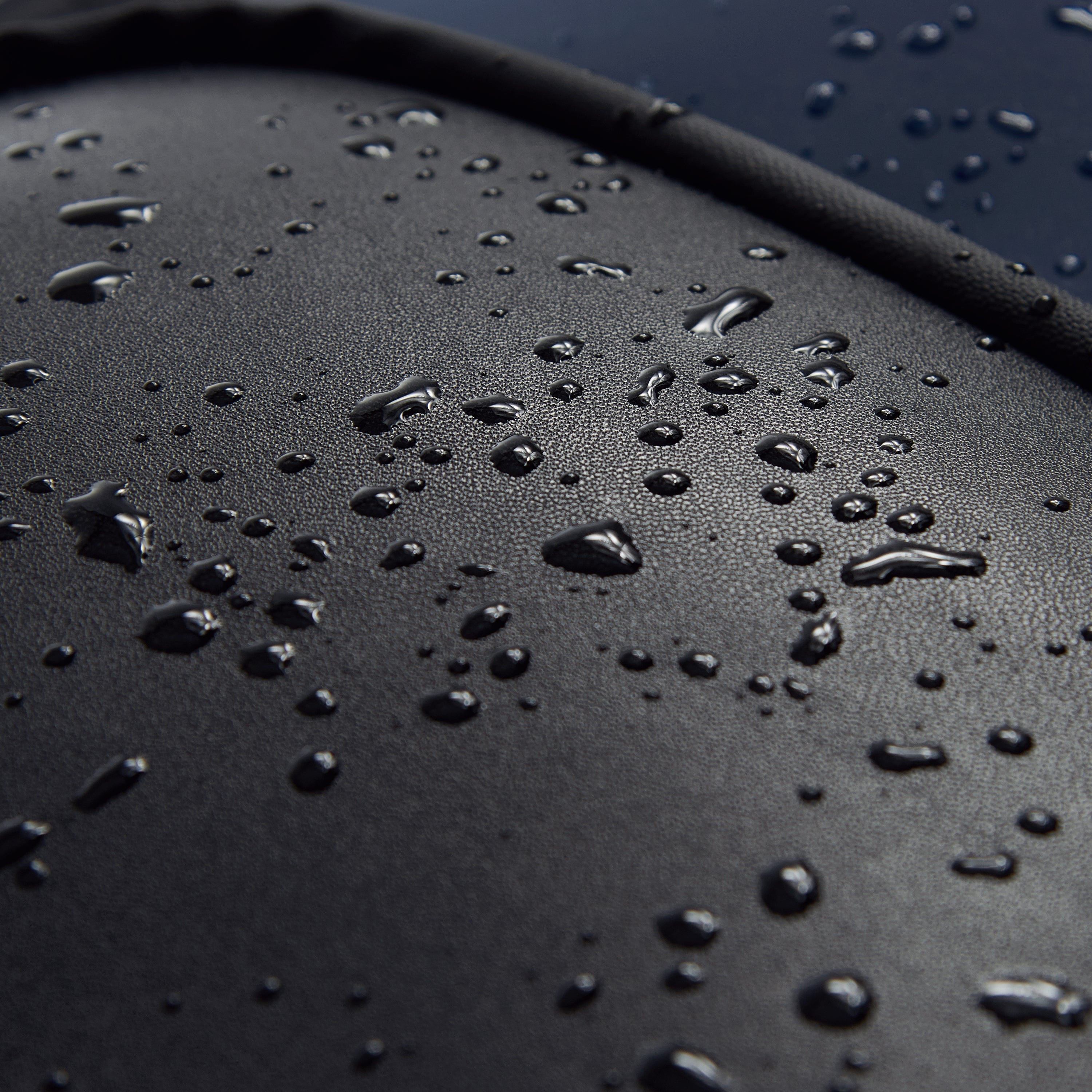 حقيبة ظهر بيجو فوياجيز للسفر مقاومة للماء مقاس 18 بوصة 