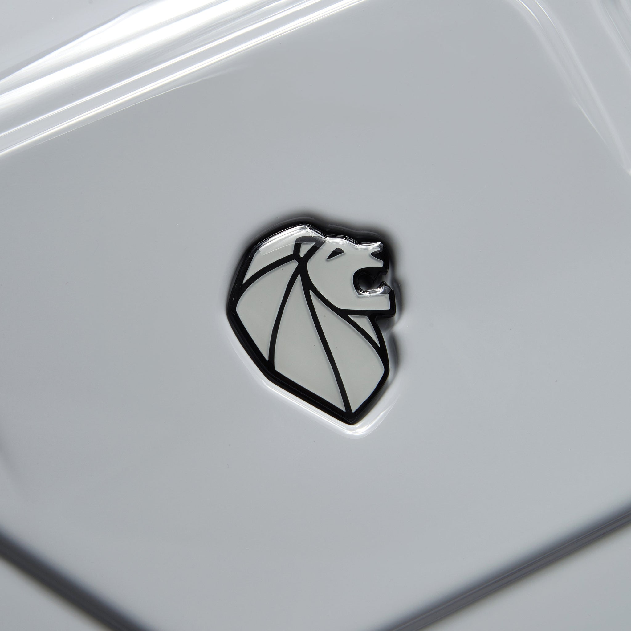 عربة بيجو فوياجيز ترافل 73 سم صلبة بأربع عجلات مزدوجة لتسجيل الوصول وصندوق الأمتعة 